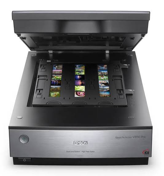 Epson 6sec/pp A4 Flatbed USB2 Film/Plans/X-ray 6400x9600DPI Graphics (Incl Transparency unit for Film & Slides)